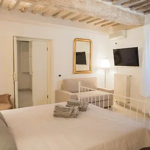Casa Laurentius , Pisa Italien